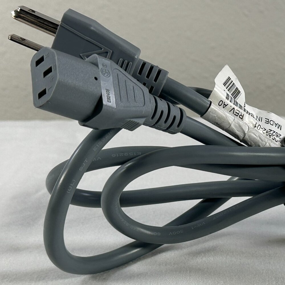 Volex V1625 6-Ft Power Extension Cord – 3-Prong NEMA 5-15P to 5-15R – 10A 125V